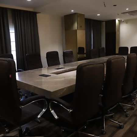 The Royal Class Hotel Gwalior Luaran gambar
